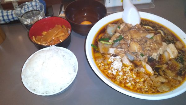 「スタ満そば 生卵 ごはん メンマネギキムチ(限定)」@元祖スタミナ満点らーめん すず鬼の写真