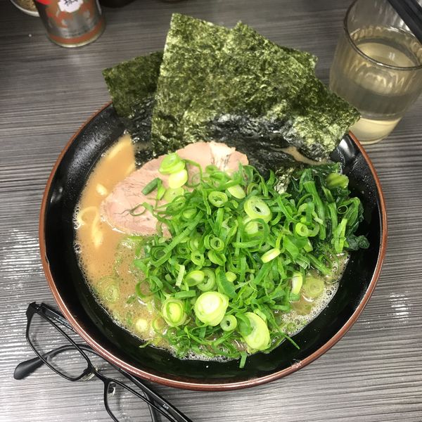 「ラーメン 並＋九条ネギ」@桜道家の写真