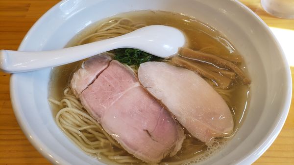 「白醤油らーめん」@麺響万蕾の写真