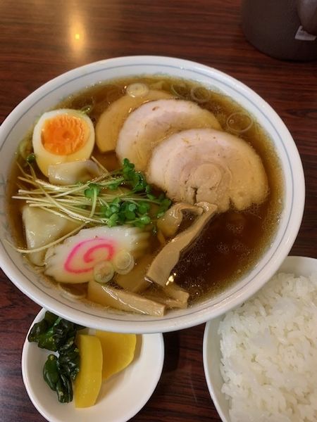 「デラックスワンタンメン・半ライスセット 780円」@五芳斉の写真