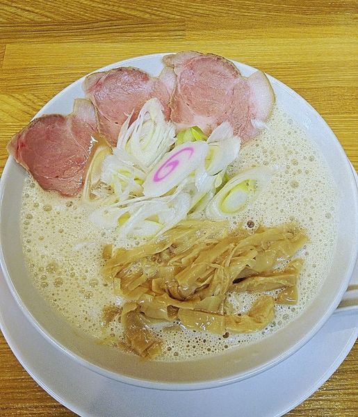 「鶏そば 800円＋穂先メンマ 80円」@鶏そば なる川の写真