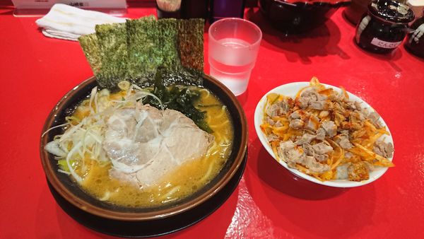 「ラーメン」@横浜家系らーめん 山崎家の写真