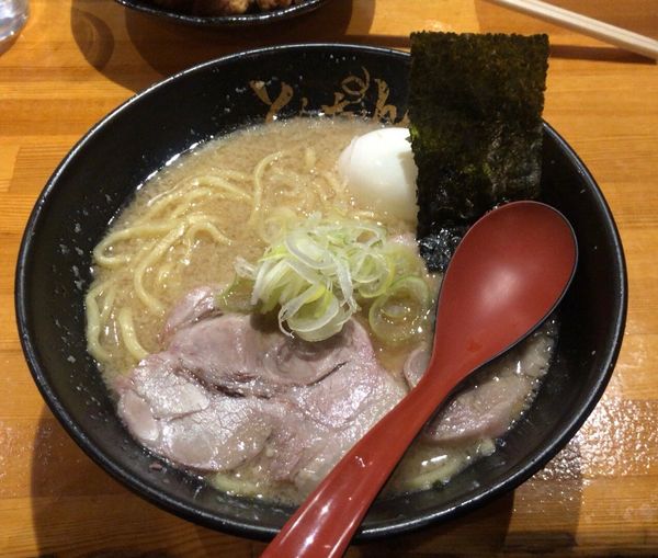 「ラーメン(醤油 +唐揚げ」@ラーメンショップ  とんちゃん 藤原店の写真