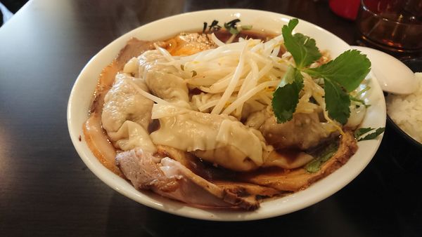 「ワンタンチャーシューメン」@俺系らーめん 藤本の写真