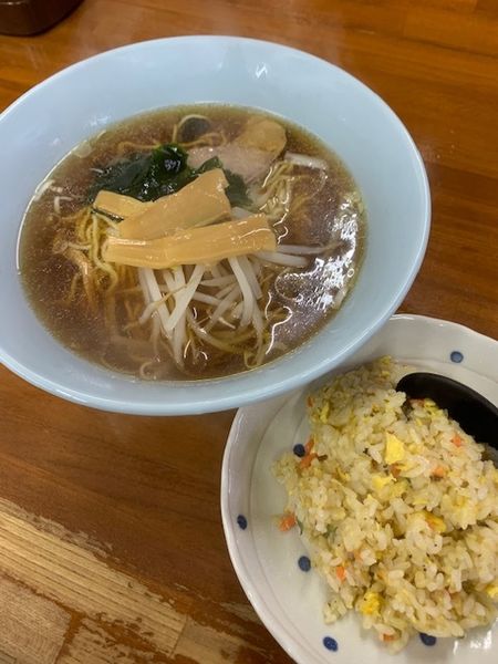 「ラーメン・半チャーハン (ランチ価格600円）」@大吉亭の写真
