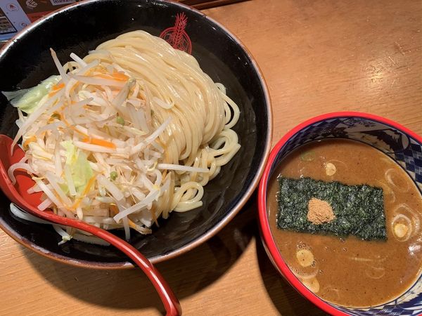「つけ麺中盛（野菜盛りランチ）」@つけ麺専門店 三田製麺所 水道橋店の写真
