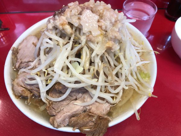 「小ラーメン　生玉子(ヤサイニンニクアブラ)」@ラーメン二郎 西台駅前店の写真