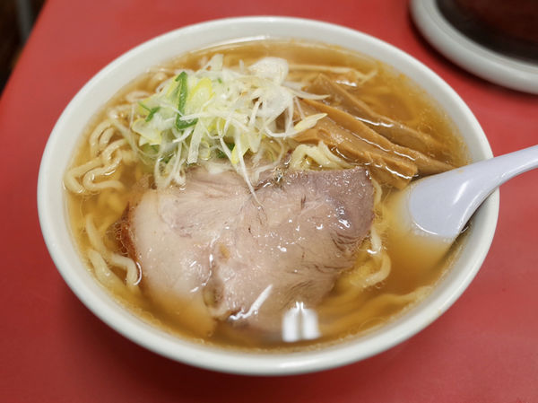 「ラーメン…800円・餃子５コ…460円」@一品香 小山の写真