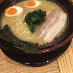 豚骨醤油¥780（抜）