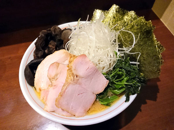 「らーめん(もも肉)＋ねぎ＋きくらげ」@らーめん飛粋の写真
