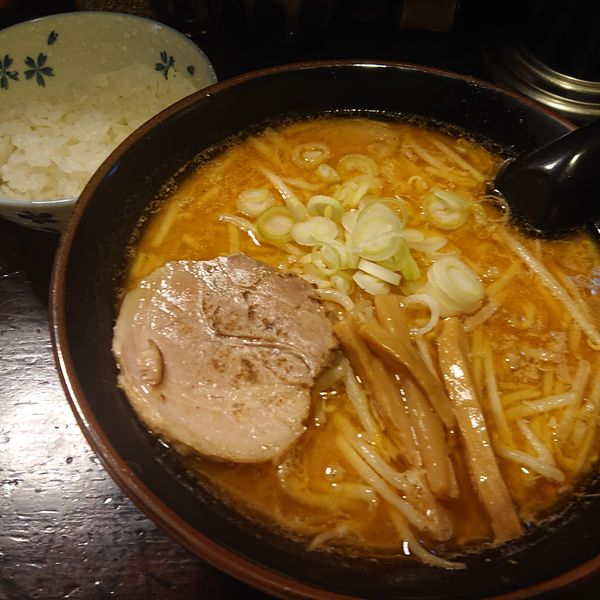「味噌ラーメン850円、半ライス100円」@麺屋 和光の写真