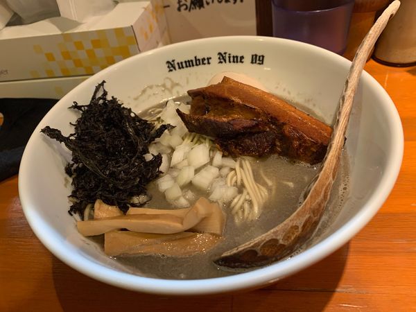 「【限定】煮干し中華そば＋味玉」@麺Dining Number Nine 09の写真