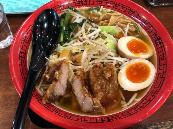 「ハーフ排骨野菜麺」@万世麺店 新宿西口店の写真