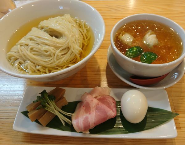 「濃厚清湯白醤油つけ麺」@自家製麺 くろ松の写真