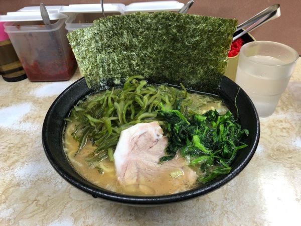 「のりラーメン(中)　900円　(茎わかめサービス)」@川崎家 榎町店の写真