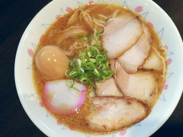 「チャーシューそば（味玉入り）」@のりや食堂の写真