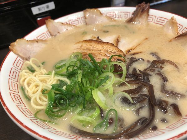 「博多チャーシューメン 880円」@博多らーめん 濱田屋 北千住店の写真