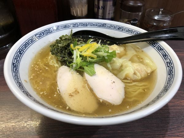 「限定20食しおワンタン麺」@中華そば 新の写真