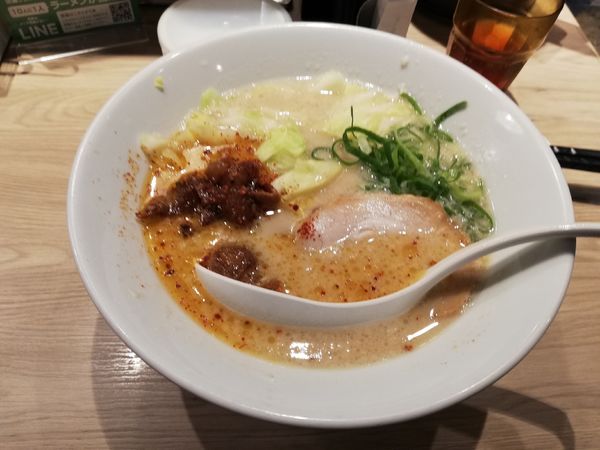 「もつ豚骨ラーメン　店舗限定」@一風堂 ekie広島店の写真