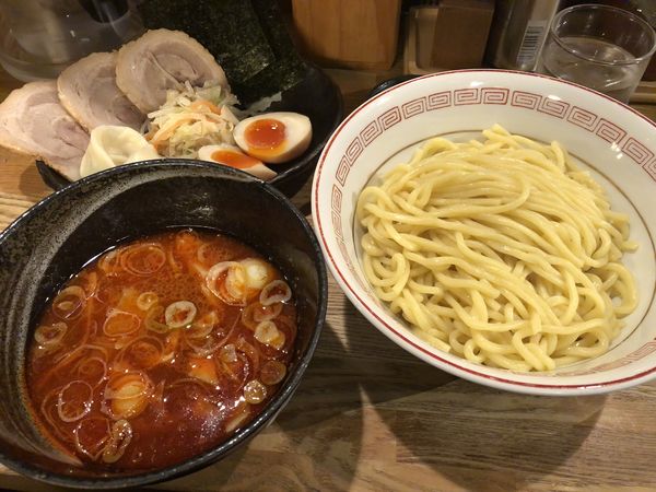 「辛味つけ麺あつもり辛味MAX＋特製」@つけ麺屋 やすべえ 赤坂店の写真