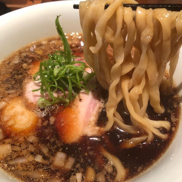 「特製ブラック」@らぁめん鴇の写真