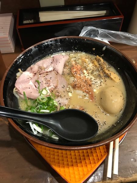 「魚と貝と海老のクリーム系のこってりラーメン」@まりお流らーめんの写真