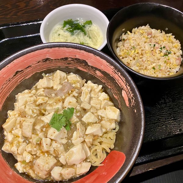 「＂塩＂麻婆まぜそば＋五目炒飯半丼」@大香港厨房の写真