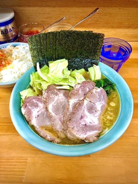 「中盛りチャーシュー　海苔　中ライス」@捲り家の写真
