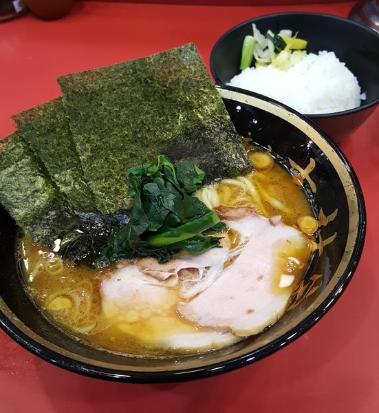 「ラーメン+ライス」@家系総本山 ラーメン吉村家の写真