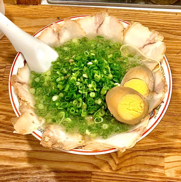 「全部入りラーメン」@博多ラーメン でぶちゃん 高田馬場本店の写真