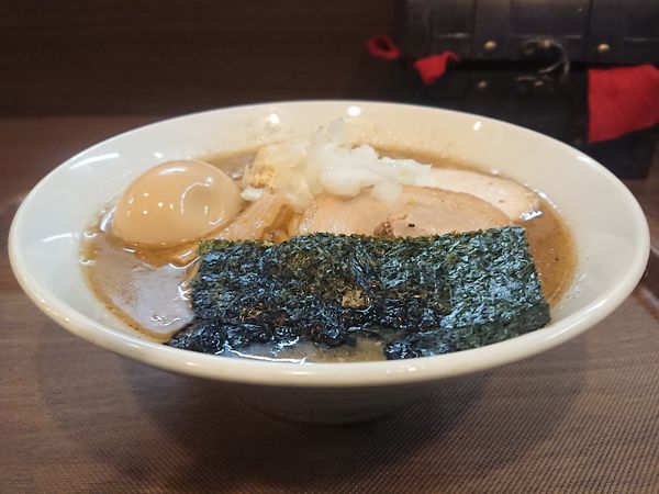 「大山鶏の中華そば＋鰹だしの特製味玉」@つけめん さなだの写真