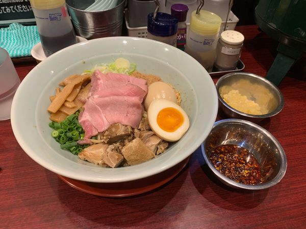 「まぜそば＋辛味＋ニンニク」@佐野らーめん 湧の写真