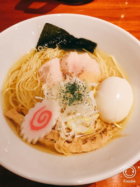 「淡麗中華そば＋味玉(900円)」@中華そば 輝羅の写真