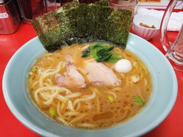 「醤油ラーメン並全部普通700円」@壱六家 上大岡店の写真