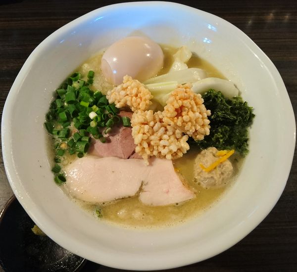 「【限定】鶏白湯そば＋半熟煮卵」@麺や 豊の写真