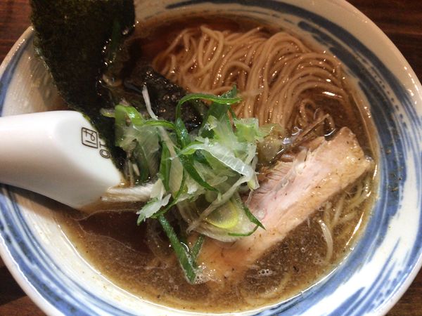「夜鳴らーめん煮干し500円」@喜多方ラーメンcafeざくろの写真