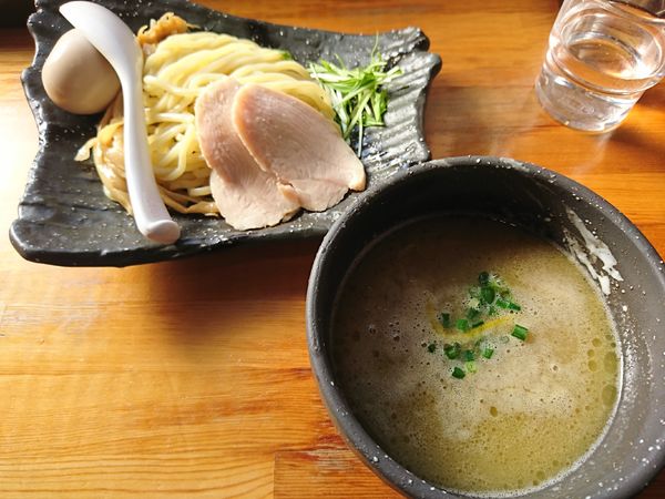 「濃厚鶏白湯(塩、小盛)+味玉(930円)」@麺堂HOMEの写真