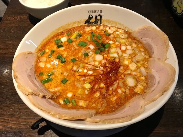 「肉入り担担麺+唐揚げ・ご飯セット」@担担麺 胡の写真