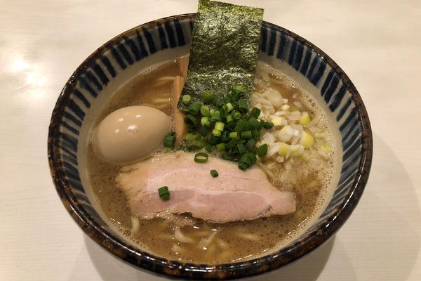 「和風豚骨味玉らーめん(中) 920円」@麺屋くおん 上里店の写真