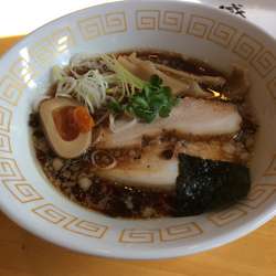 黒醤油らーめん¥750