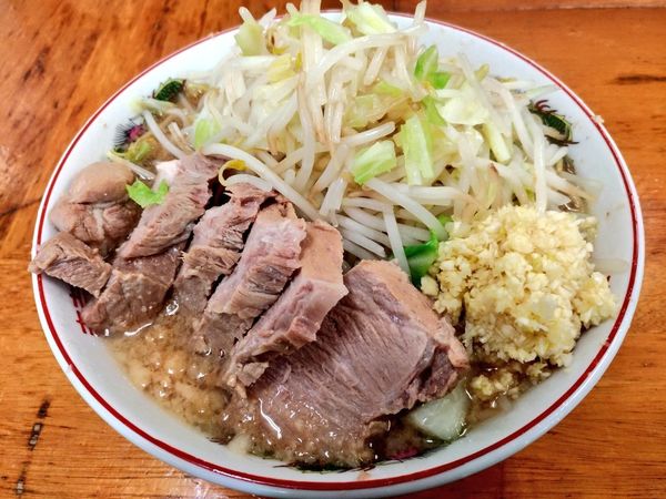 「ラーメン中 ブタ入り」@小銭の写真