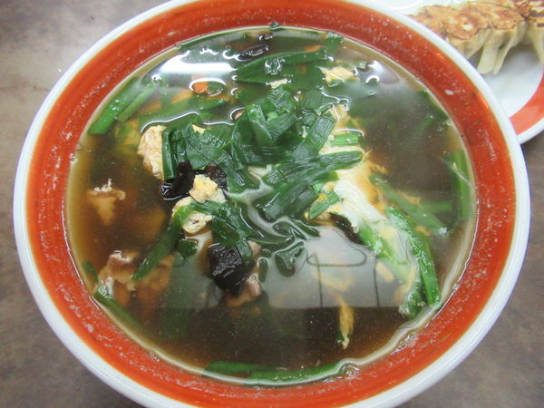 「にら玉子ソバ（700円）＋餃子（450円）」@一番の写真