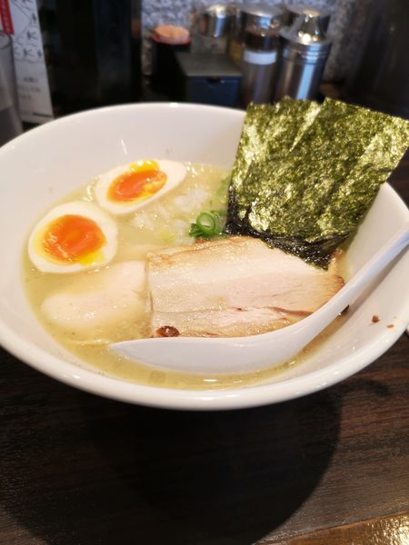 「濃厚鶏白湯そば」@極上煮干し鶏そば やまだ邸の写真