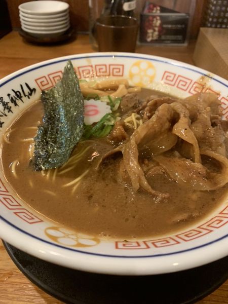 「炙り肉盛豚骨ラーメン」@金澤濃厚豚骨ラーメン 神仙 品達品川店の写真