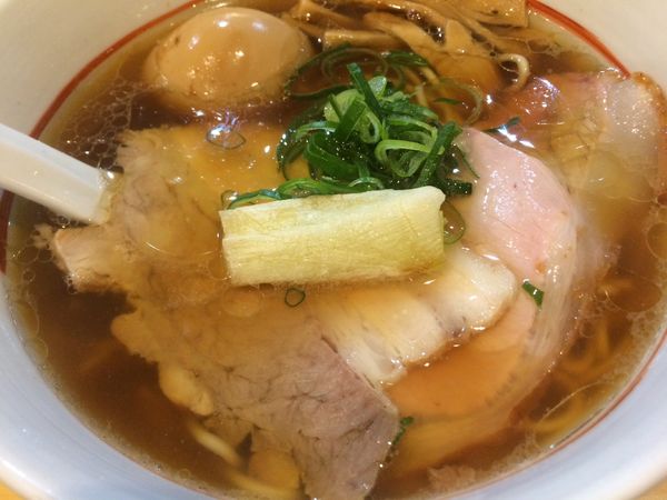 「醤油¥850、味玉¥100」@川の先の上の写真