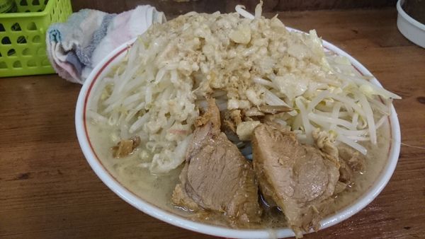 「ちょい増し大・ネギ(ヤサイアブラカラメ)￥９００」@ラーメン二郎 品川店の写真