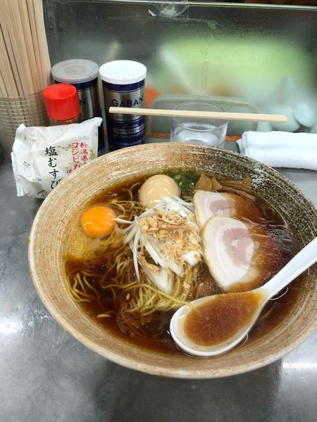 「月曜日の覆麺醤油三段」@覆麺 智の写真