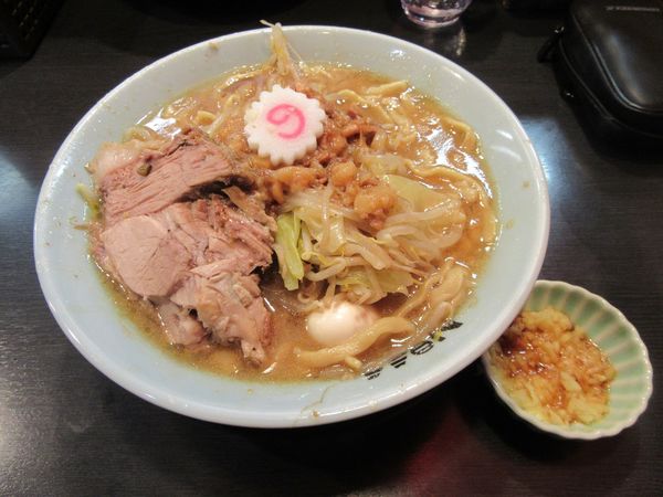 「ラーメン※少な目（８５０円）＋生姜ダレ５０円」@自家製麺 No11の写真