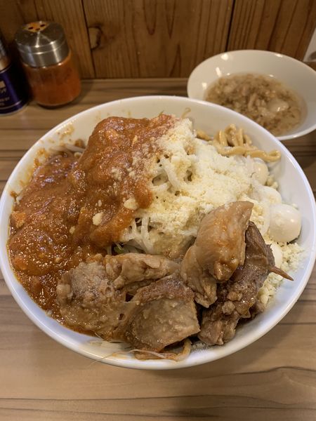 「フュージョン 粉チーズ 別皿アブラ うずら」@ヒノブタセカンド 南越谷駅前店の写真