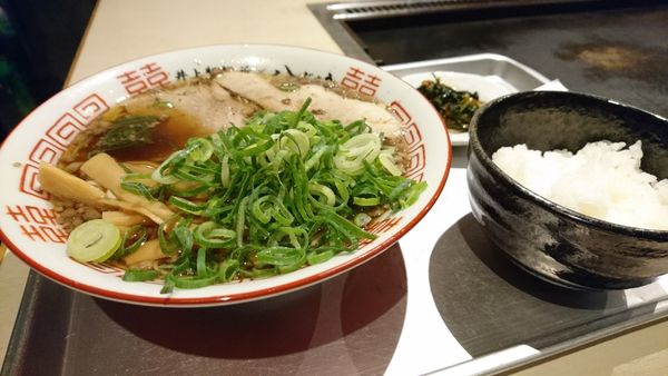 「【昼】お得な尾道らーめんセット」@八じゅう 渋谷店の写真
